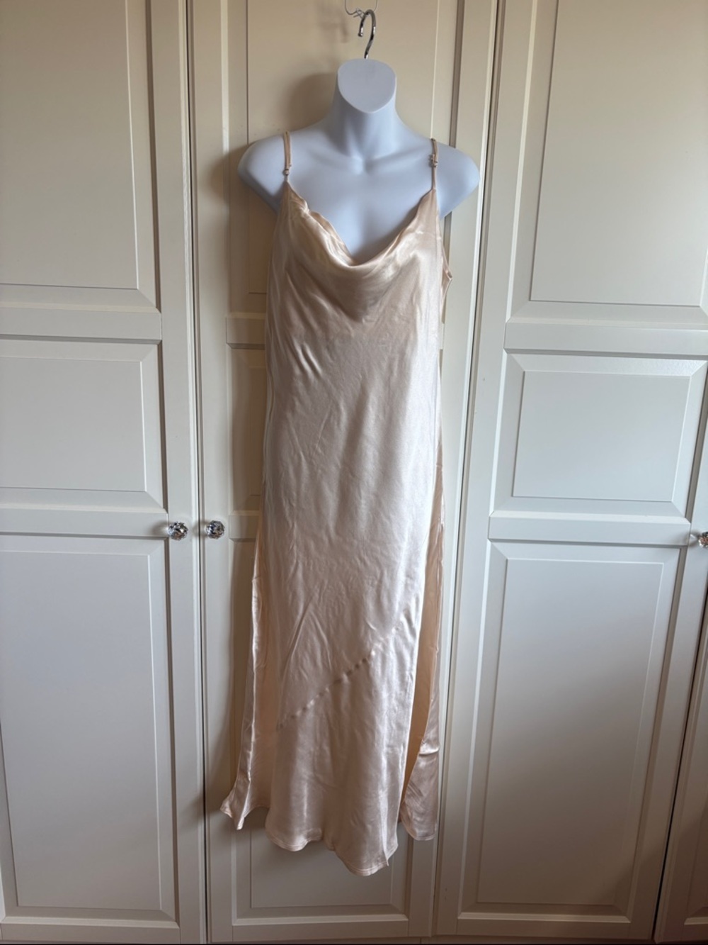 Park & Fifth satin slip midi dress. Color is  champagne, size extra large. - Picture 6 of 15
